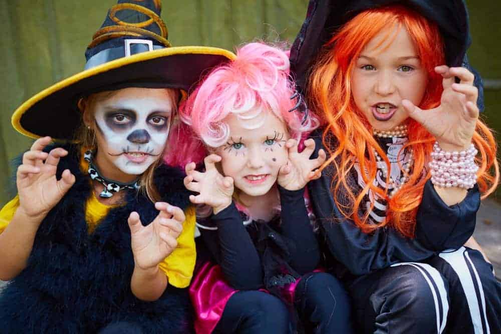 How to Plan a Halloween Movie Night with Kids